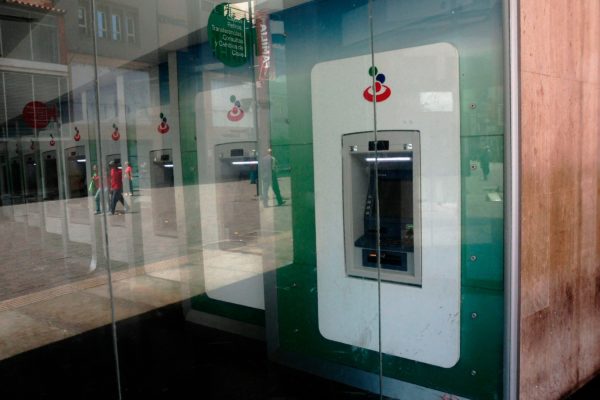 Banesco aumenta límites para retiro de efectivo por cajero automático (+montos)