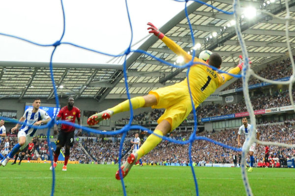 Manchester United sufre en Brighton su primer revés del curso