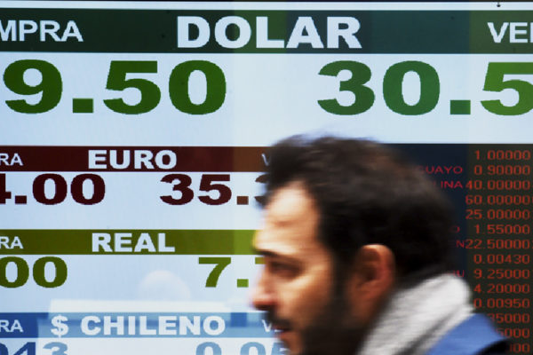 Economías emergentes amenazadas por el fuerte retorno del dólar