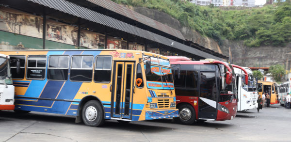 Gobierno de Maduro revisa proyectos para «elevar la calidad» de servicios de transporte