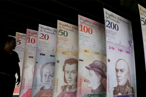 Actividad económica venezolana cae 50% tras 2 años de reconversión monetaria