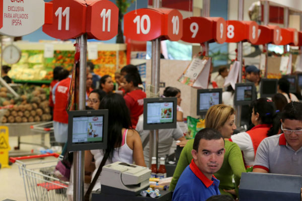 Liberan a una decena de gerentes de supermercados