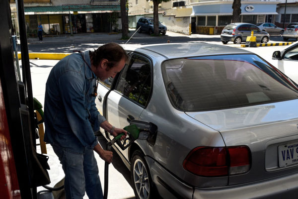 Gobierno consulta sobre el precio de la gasolina a través de la plataforma patria