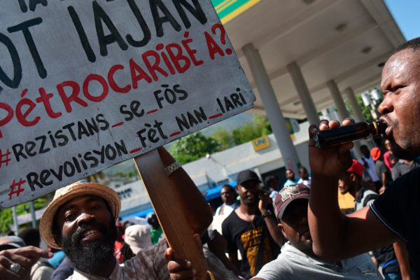 En Haití destituyen a funcionarios por corrupción en Petrocaribe