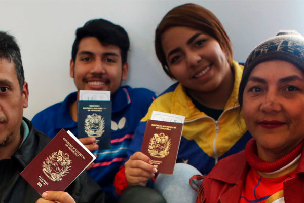 Retornarán más venezolanos desde Argentina, Ecuador y Perú