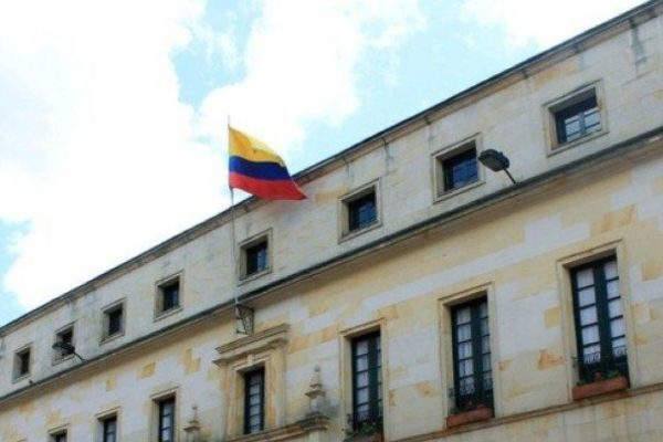 Colombia pide a Venezuela verificar presencia del ELN en su territorio