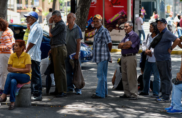 Pensionados recibirán este mes solo Bs 9.000 por taquilla