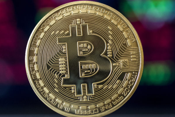 El bitcóin cae más de un 3 % y cotiza por debajo de 40.000 dólares