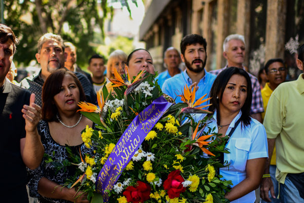 Protestan por muerte del concejal Albán en el Sebin