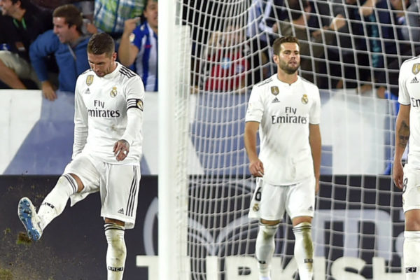 El Real Madrid cae in extremis ante el Alavés y acentúa su crisis