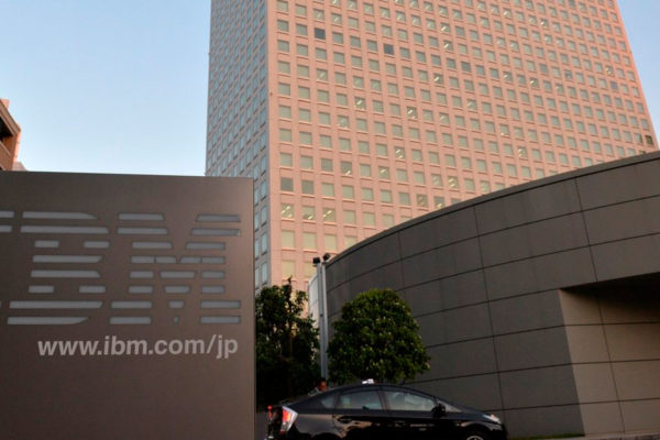 Ganancia de IBM se contrajo 26% en el primer trimestre de 2020
