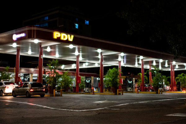 Así funciona el plan «pico y placa» para abastecer gasolina en Caracas