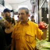 Willian Contreras evalúa distribución de frutas y verduras