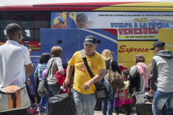 Casi 43.000 venezolanos buscan regularizarse en República Dominicana