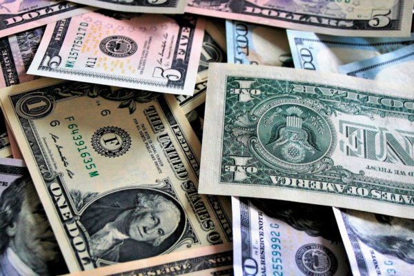 #DólarByN | Precio promedio del dólar no oficial cotiza a la baja en la mañana de este viernes