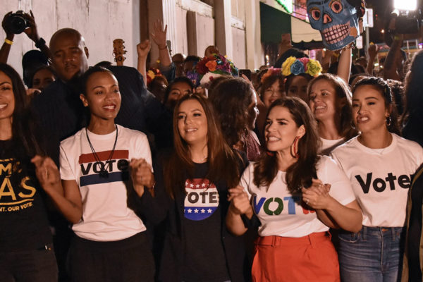 Actrices latinas animan el voto demócrata en Miami