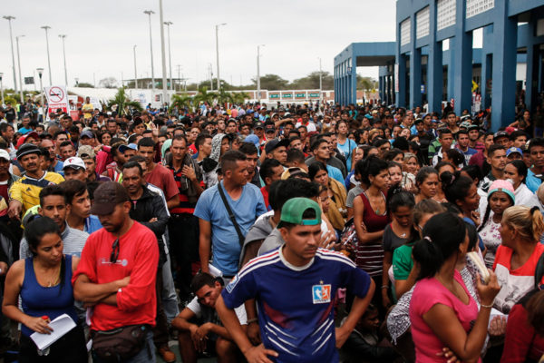 Más de 6.700 venezolanos entran a Perú el último día del PTP