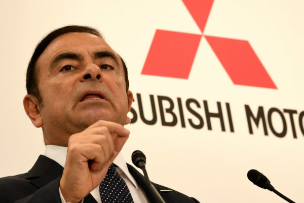 Carlos Ghosn sale de la cárcel tras pagar fianza de $9 millones