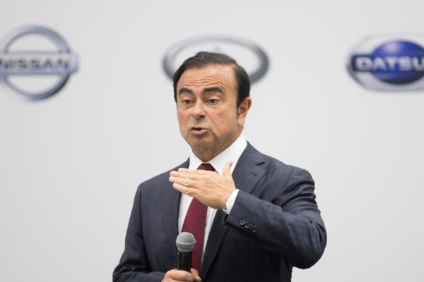 Renault bloquea un pago millonario a Carlos Ghosn