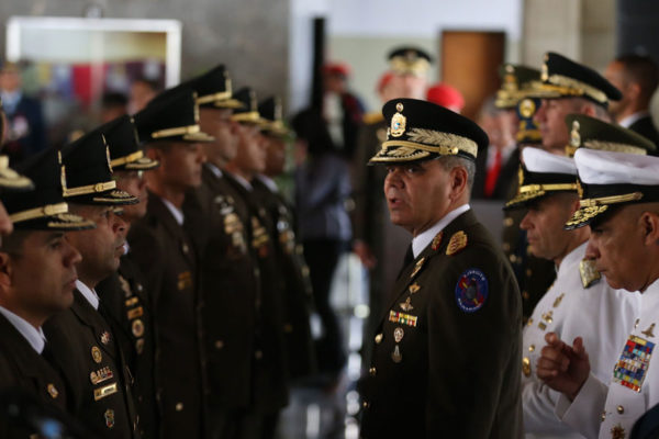 Padrino López: Más de 160 militares venezolanos han dado positivo a los test de #Covid19