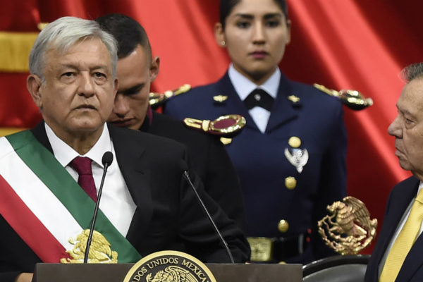 López Obrador se juramenta como presidente de México