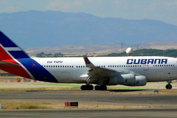 Cubana Aviación restablece vuelos a Venezuela después de siete meses