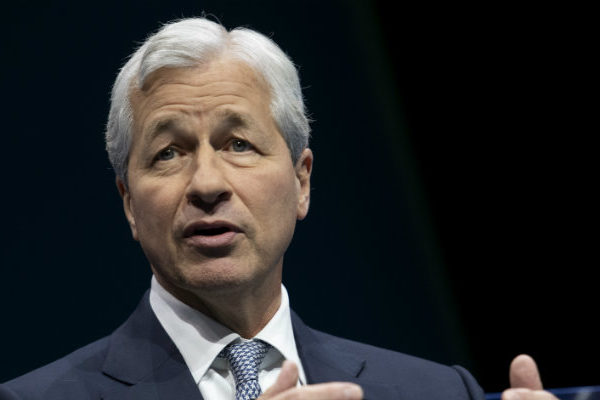 JPMorgan culpa a tensión comercial de volatilidad en la bolsa