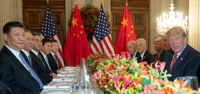 China confirma envío de delegación comercial para negociar conflicto con EEUU