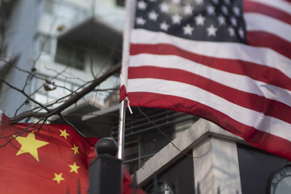 EEUU prohíbe invertir en empresas vinculadas al ejército de China