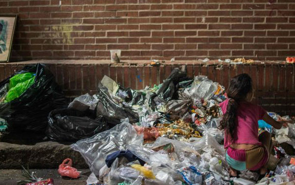 Niños abandonados se multiplican en las calles de Caracas