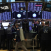 NYSE cierra con tecnológico Nasdaq a la baja y S&P500 con quinto récord consecutivo