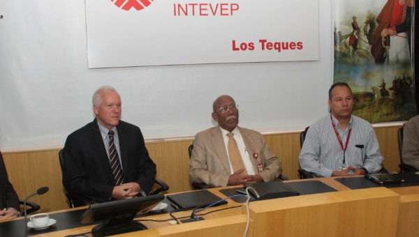 Intevep firma con Hartung Hermanos reactivación de pozos inactivos