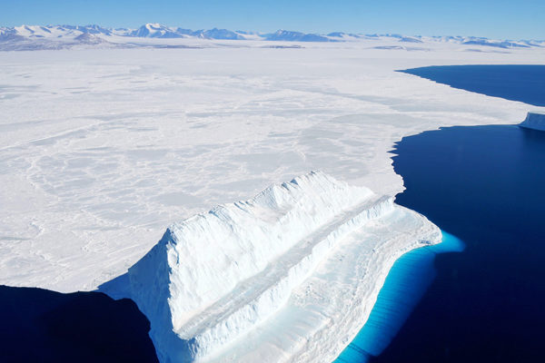 Hielo de la Antártida se derrite más rápido que nunca
