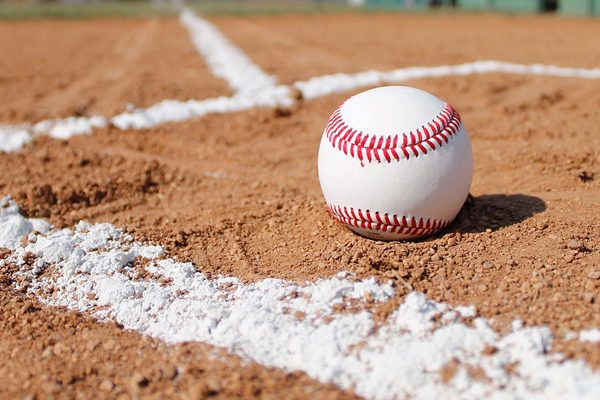 Arranque del béisbol de Grandes Ligas se retrasa por emergencia sanitaria