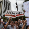 Con cacerolas y pancartas opositores protestaron en Venezuela