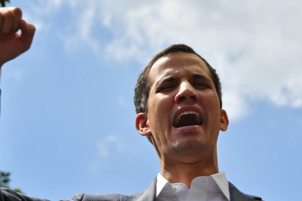 Guaidó convoca manifestaciones contra Maduro para miércoles y sábado