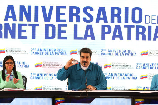 Maduro ordena una revisión de las relaciones con EEUU