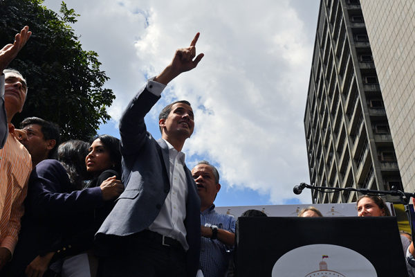 Oposición toma un nuevo aire en su empeño por sacar a Maduro