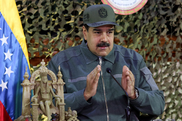 Maduro denuncia que militares desertores conspiran desde Colombia