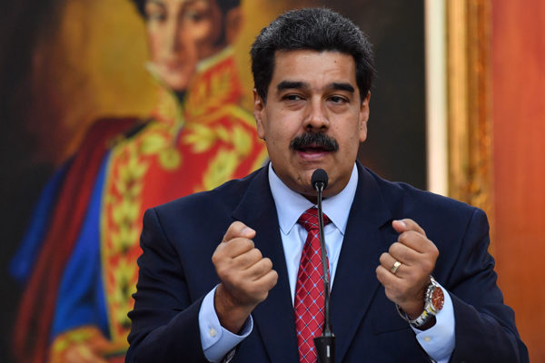 Maduro llama sucios y ladrones a dirigentes del béisbol del Caribe