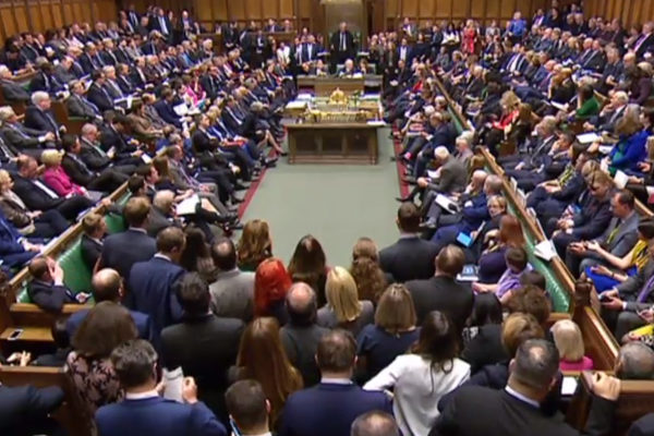 Parlamento británico rechaza acuerdo de brexit por aplastante mayoría