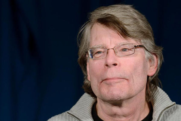 Stephen King salva la sección literaria de un periódico local de EEUU con un tuit