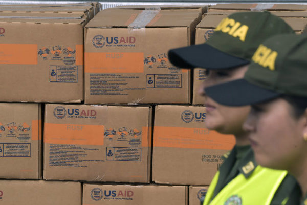 Ayuda humanitaria de EEUU a Venezuela se distribuirá en Colombia