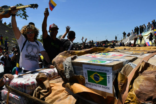 Guaidó anuncia que entró a Venezuela ayuda humanitaria por frontera con Brasil