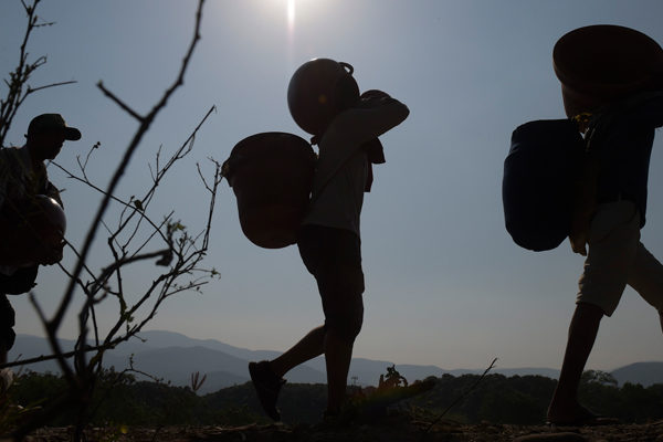 Alertan el ‘gran riesgo’ que pasan venezolanos al tratar de llegar a Colombia por las trochas
