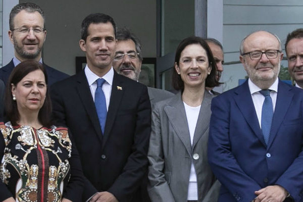Guaidó se reúne en Brasilia con embajadores de los países que lo apoyan