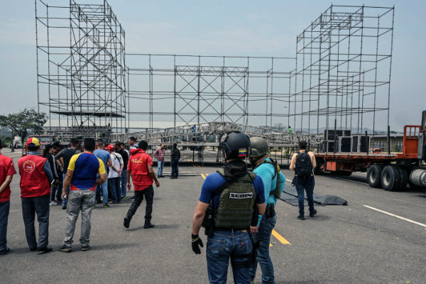 Comienza concierto chavista por la paz convocado por Maduro