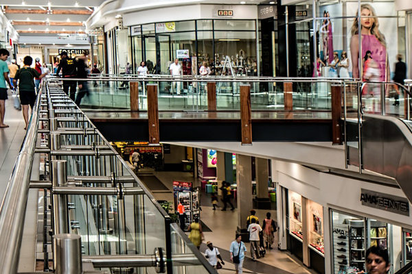 Desocupación promedio nacional de locales en centros comerciales está entre el 10% y 12%