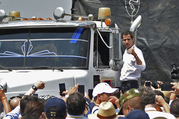 Guaidó: Ayuda humanitaria va camino a Venezuela