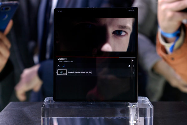Huawei presenta su teléfono inteligente plegable